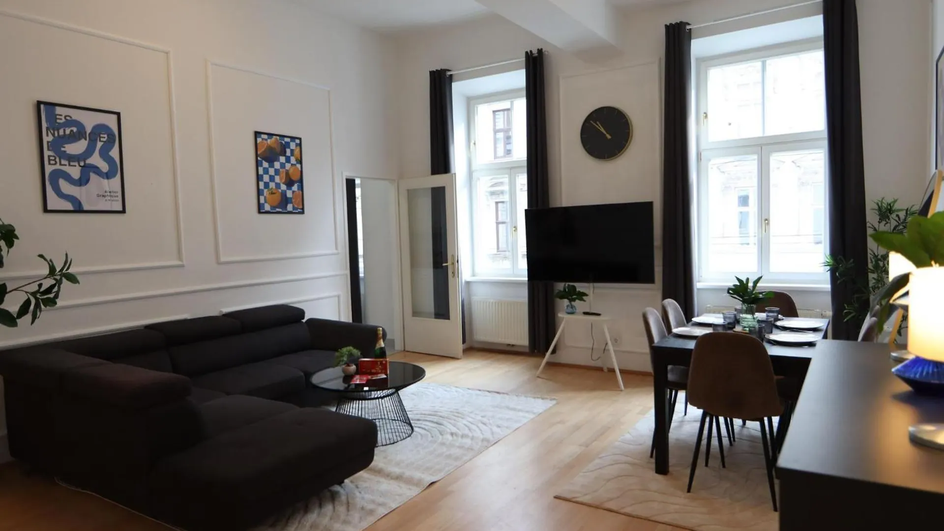 Wunderschoene Altbau-Stil Wohnung Vienna 0*,  Austria