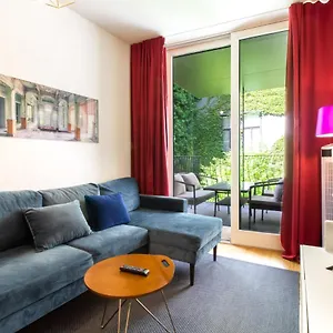 Premium Near Parlament In @yourvienna Wien