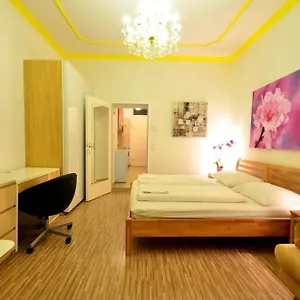 Ajo Messe - Contactless Check In Hotel de apartamente
