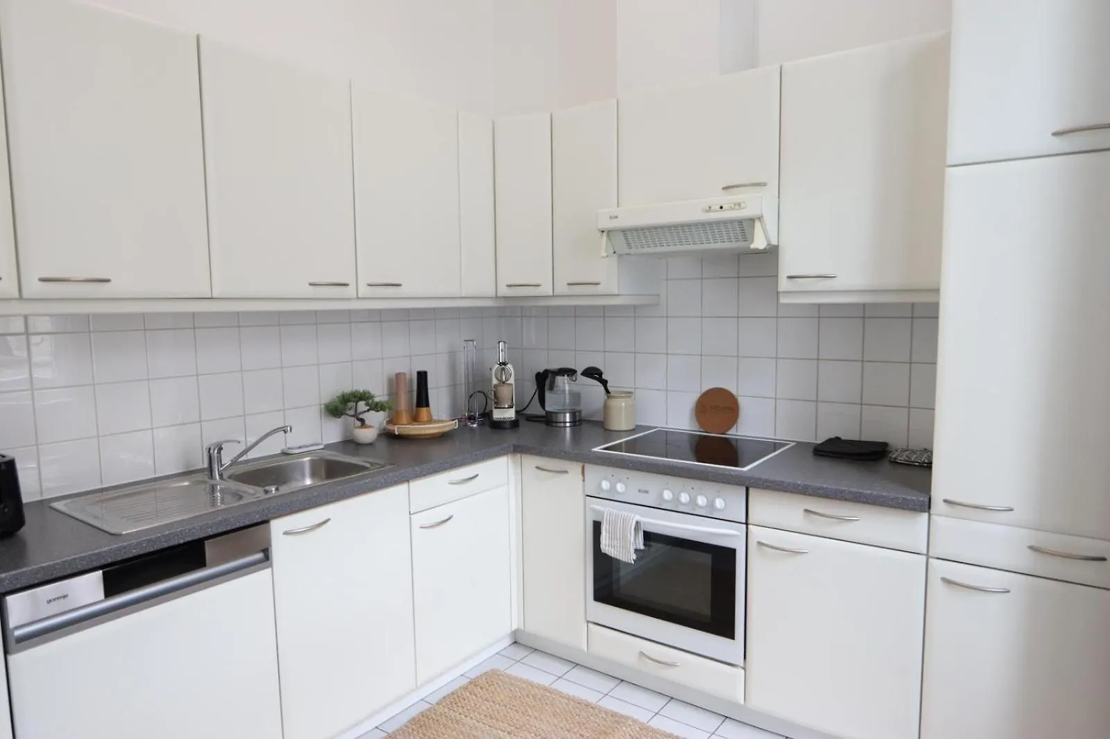 Wunderschoene Altbau-Stil Wohnung Vienna Apartment